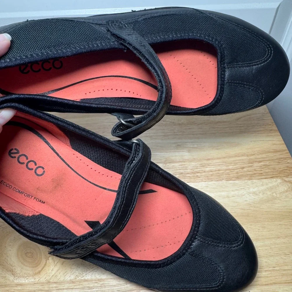ECCO Womens Black Leather Mesh Mary Jane Flat Comfort Foam Shoes EU 41